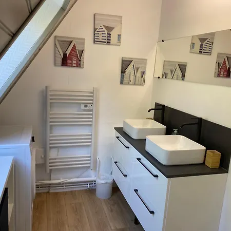 Maison Normande Avec Piscine, Vue Exceptionnelle Nyaraló *